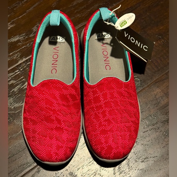 👟NWT! Vionic Hydra Orthotic Slip On Sneakers - Picture 1 of 10